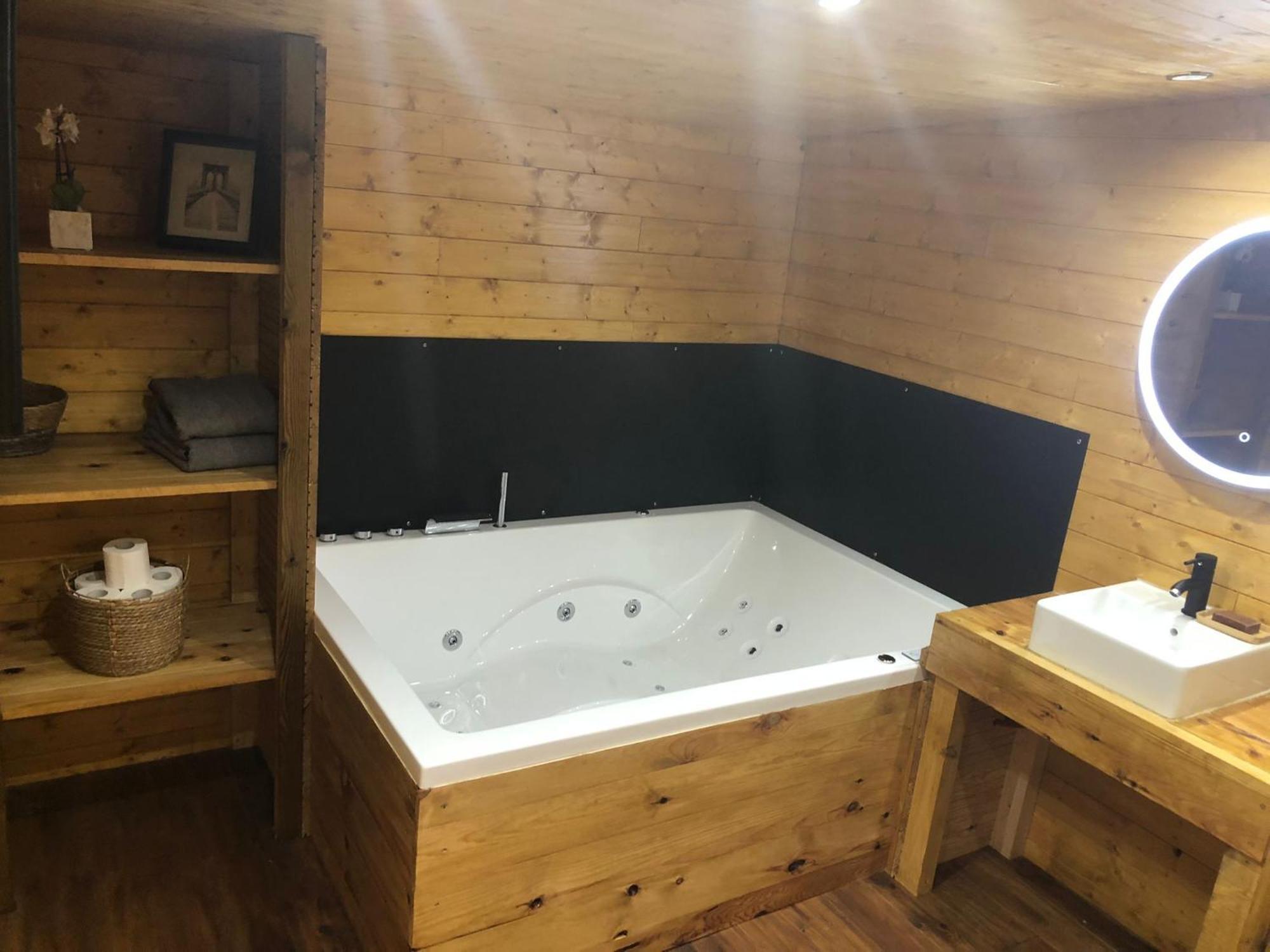 旺图山木屋 艾居厄河畔卡马勒 客房 照片